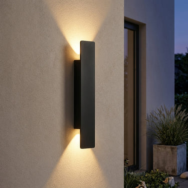 Slim Aluminum Outdoor Wall Light | IP65 Integrated LED Sconce – detail view